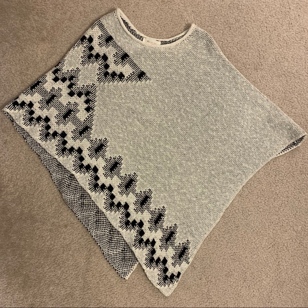 Brand new TWO by Vince Camuto sweater poncho